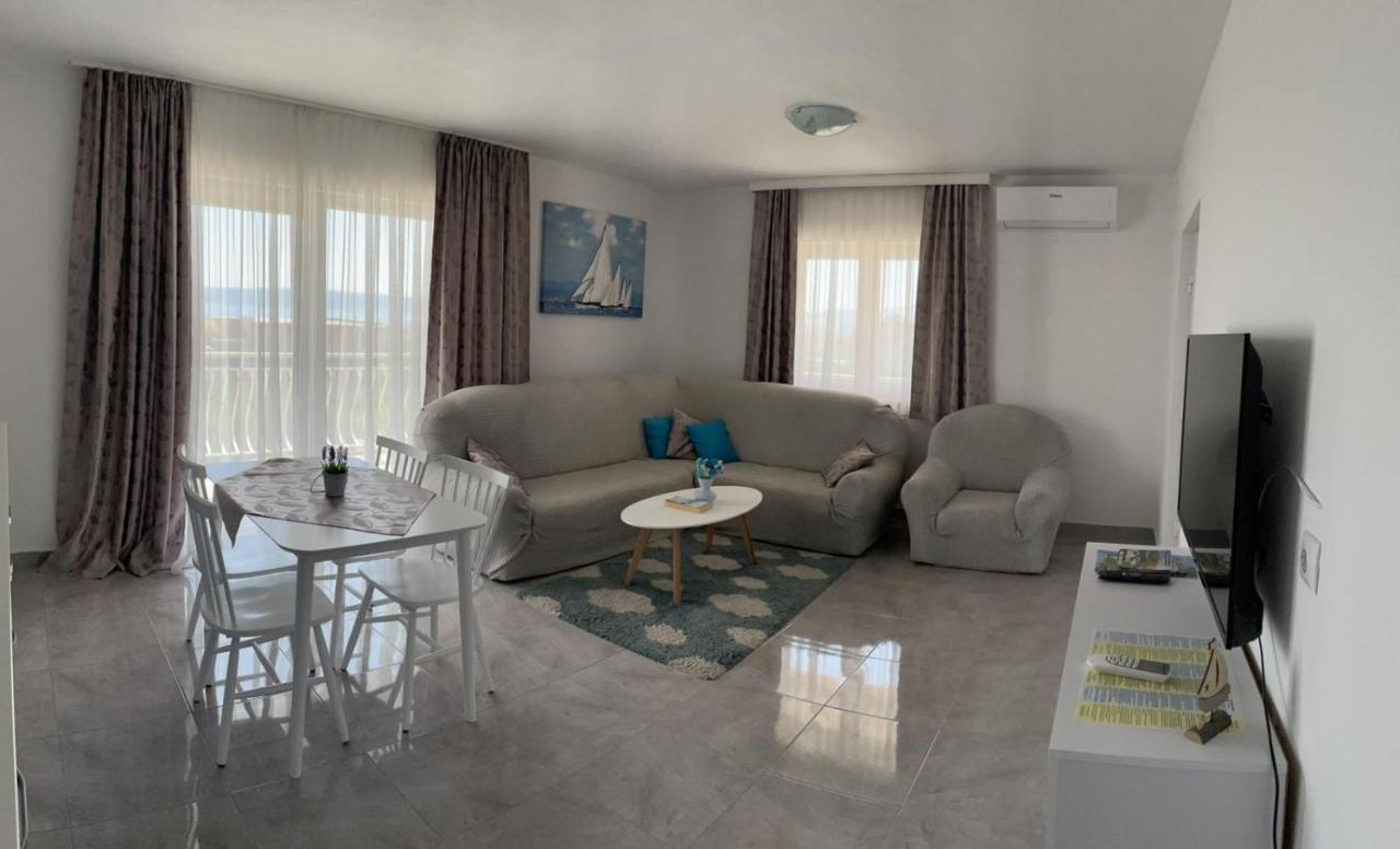Apartmani Mateja คาชเตลา ภายนอก รูปภาพ