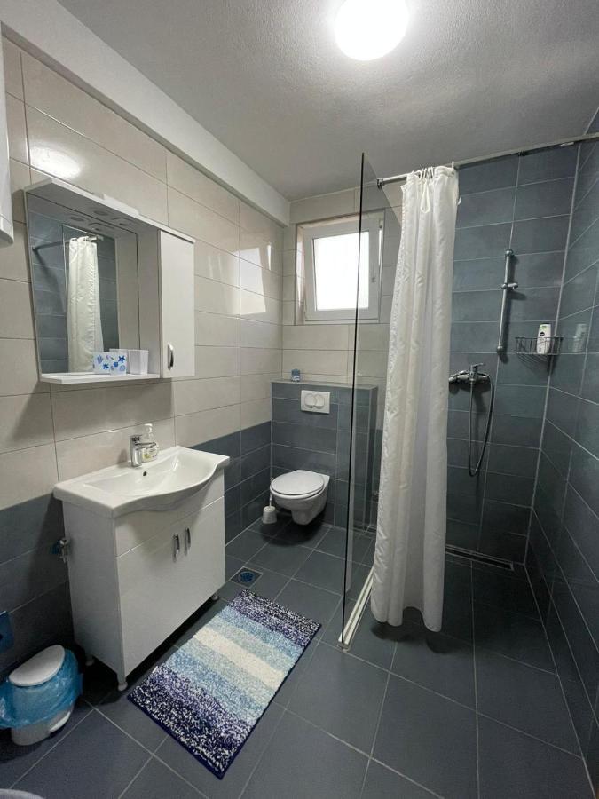 Apartmani Mateja คาชเตลา ภายนอก รูปภาพ