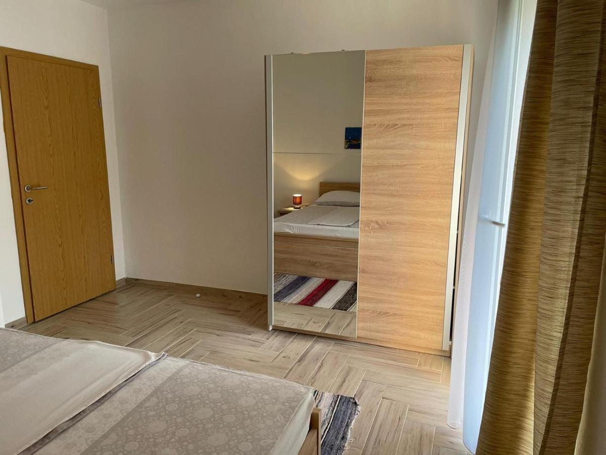 Apartmani Mateja คาชเตลา ภายนอก รูปภาพ