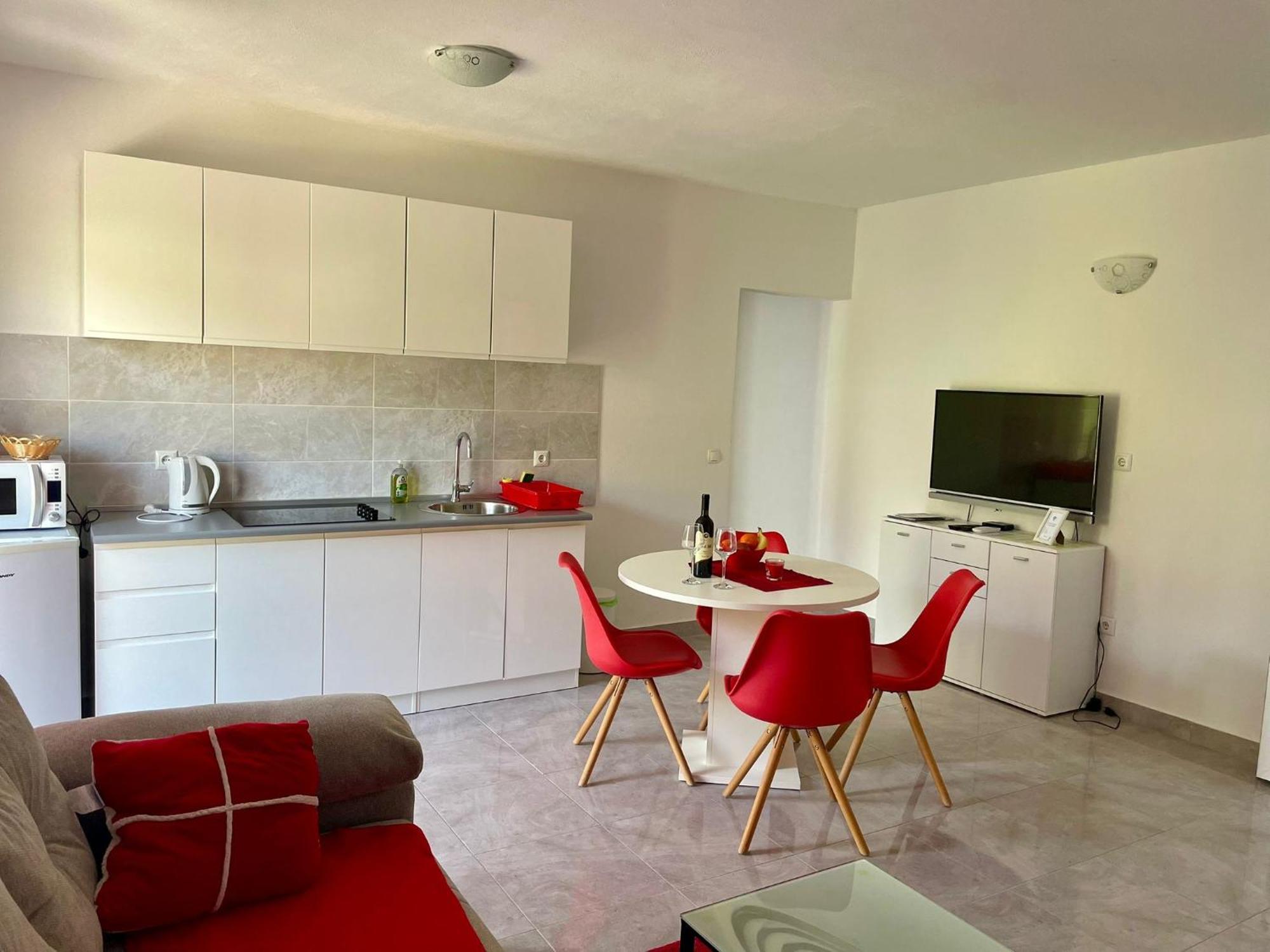 Apartmani Mateja คาชเตลา ภายนอก รูปภาพ